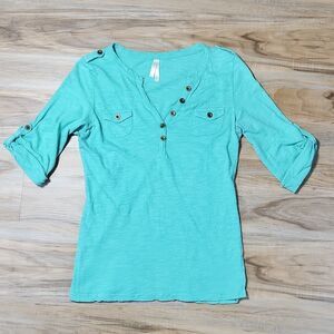 🔸️Color Story Sea Green Vneck Roll Tab Elbow Sleeve Top Large